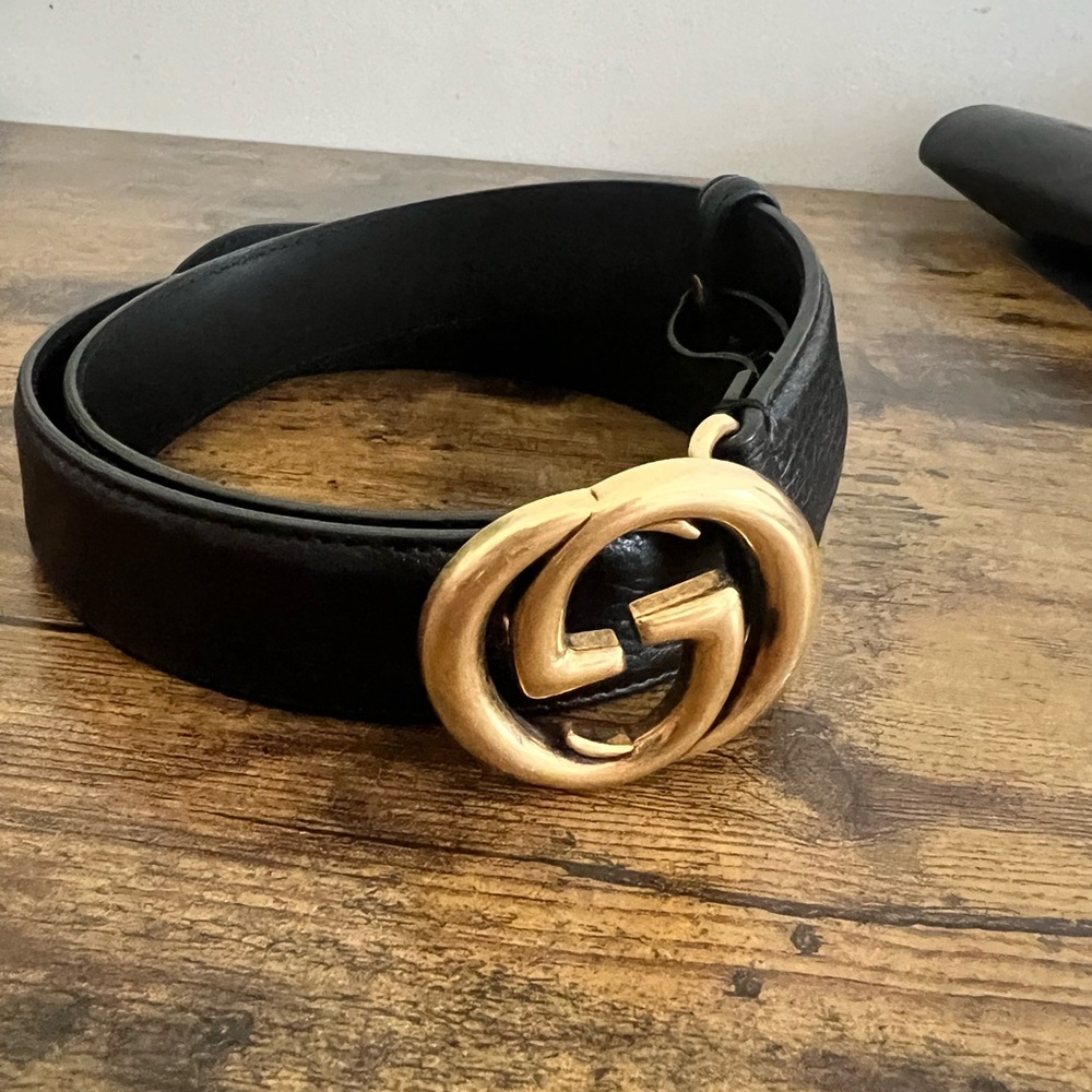 Gucci Belt . Size 34 .( 100)